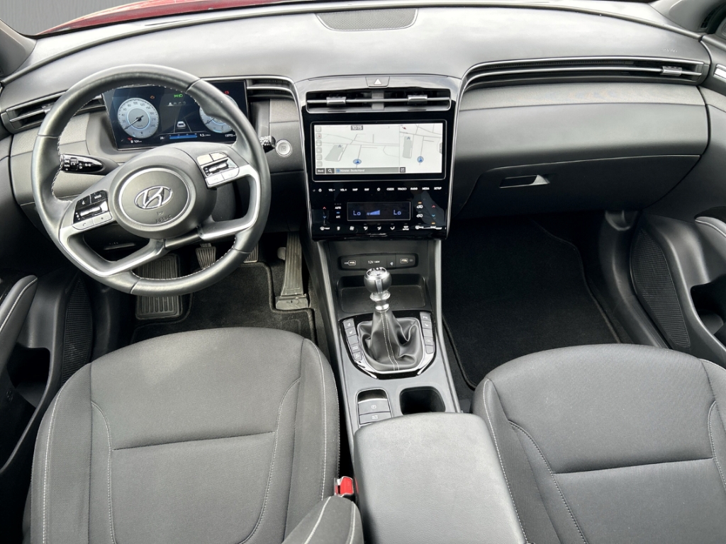 Fahrzeugabbildung Hyundai TUCSON 1.6 T-GDi MT 2WD ADVANTAGE Navi Digitales Cockpit Soundsystem