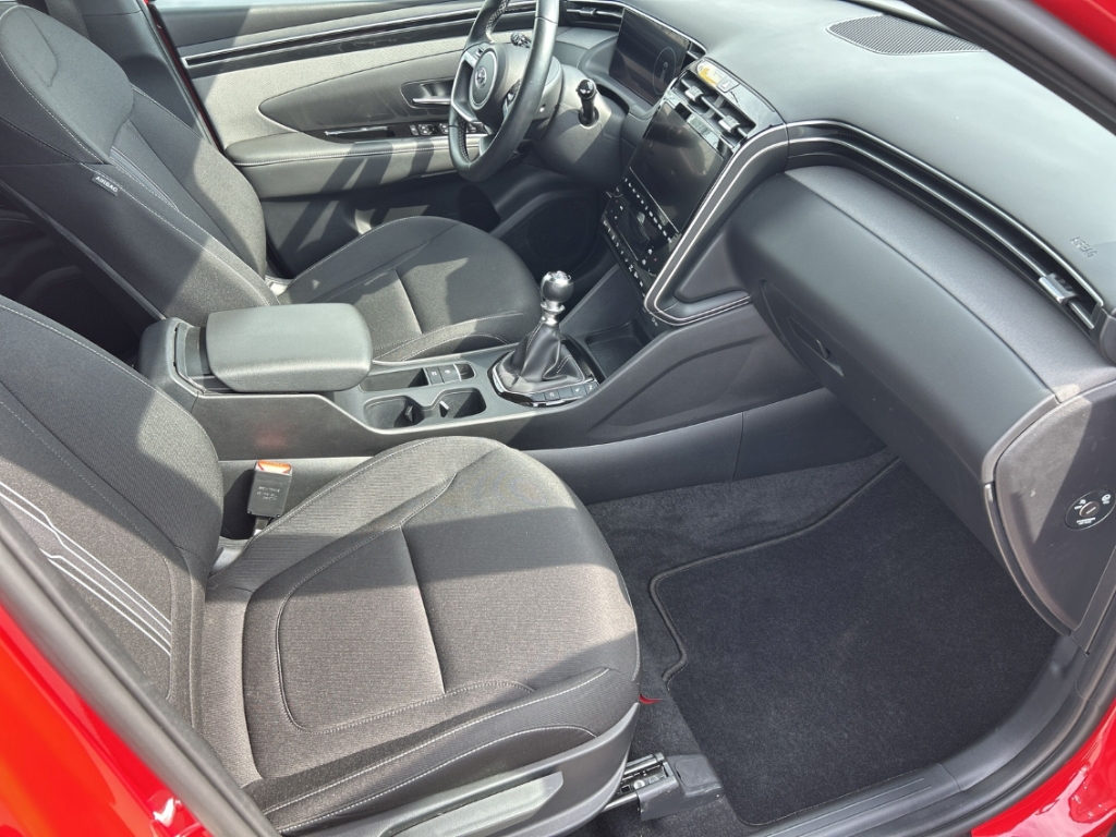 Fahrzeugabbildung Hyundai TUCSON 1.6 T-GDi MT 2WD ADVANTAGE Navi Digitales Cockpit Soundsystem