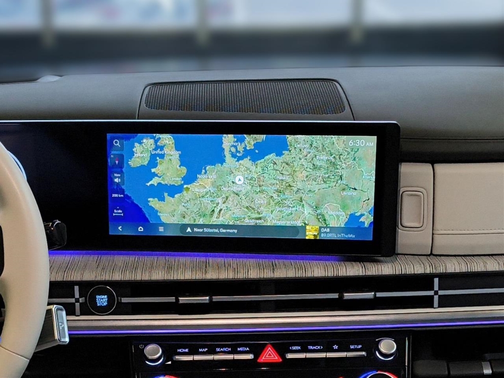 Fahrzeugabbildung Hyundai SANTA FE PHEV MY25 1.6 AT 4WD Signature Komf.P Tech.P AHK 5-Sitz Navi Leder Digi Cockpit