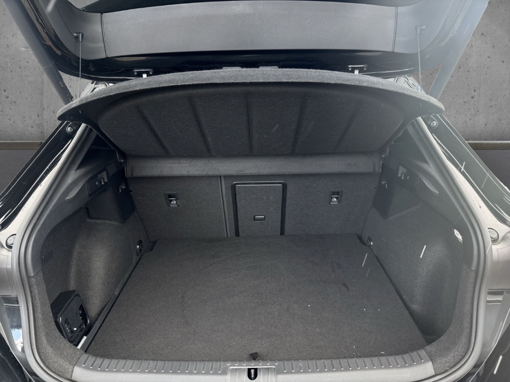 Fahrzeugabbildung CUPRA Formentor 2.5 TSI VZ5 LED NAVI PDC SHZ R-Kam Bea AD Leder Digitales Cockpit Soundsystem