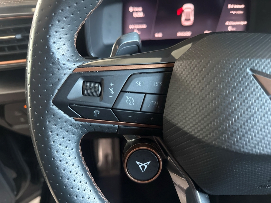 Fahrzeugabbildung CUPRA Formentor 2.5 TSI VZ5 LED NAVI PDC SHZ R-Kam Bea AD Leder Digitales Cockpit Soundsystem