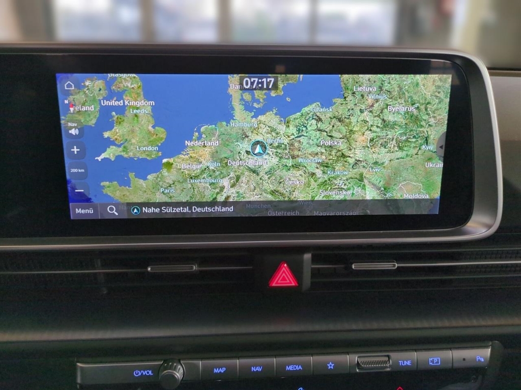 Fahrzeugabbildung Hyundai IONIQ 6 53kWh 2WD DYNAMIQ inkl.Winterräder Navi Digitales Cockpit LED ACC El. Heckklappe