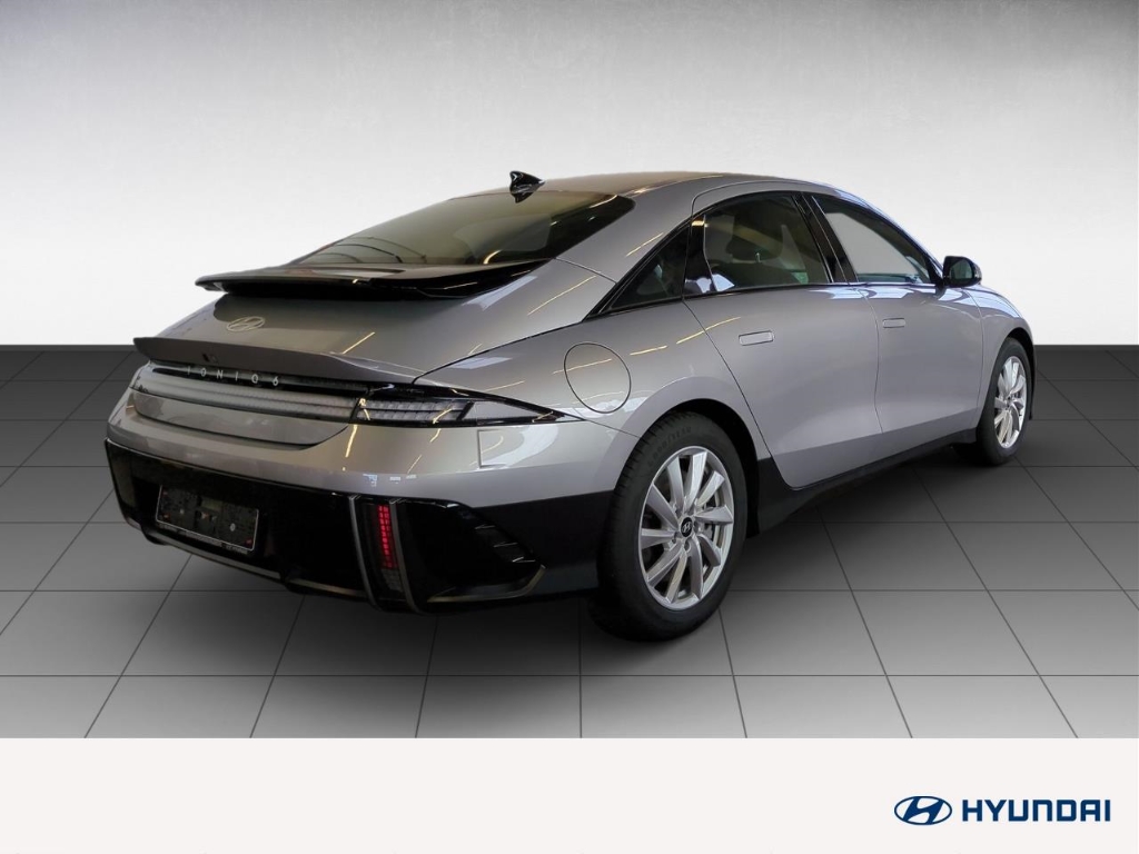 Fahrzeugabbildung Hyundai IONIQ 6 53kWh 2WD DYNAMIQ inkl.Winterräder Navi Digitales Cockpit LED ACC El. Heckklappe