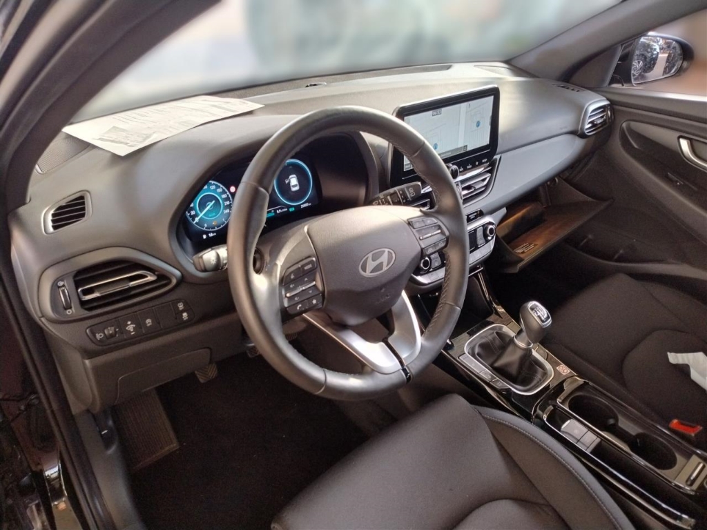 Fahrzeugabbildung Hyundai i30 FL Kombi 1.5 T-GDI MT 48V Advantage Panoramadach Navi Digitales Cockpit