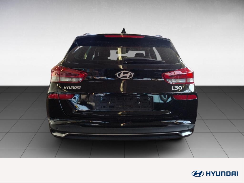 Fahrzeugabbildung Hyundai i30 FL Kombi 1.5 T-GDI MT 48V Advantage Panoramadach Navi Digitales Cockpit