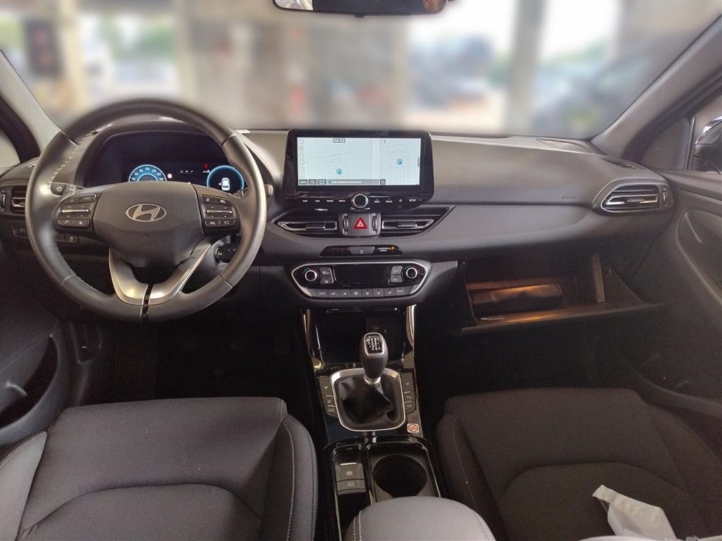 Fahrzeugabbildung Hyundai i30 FL Kombi 1.5 T-GDI MT 48V Advantage Panoramadach Navi Digitales Cockpit
