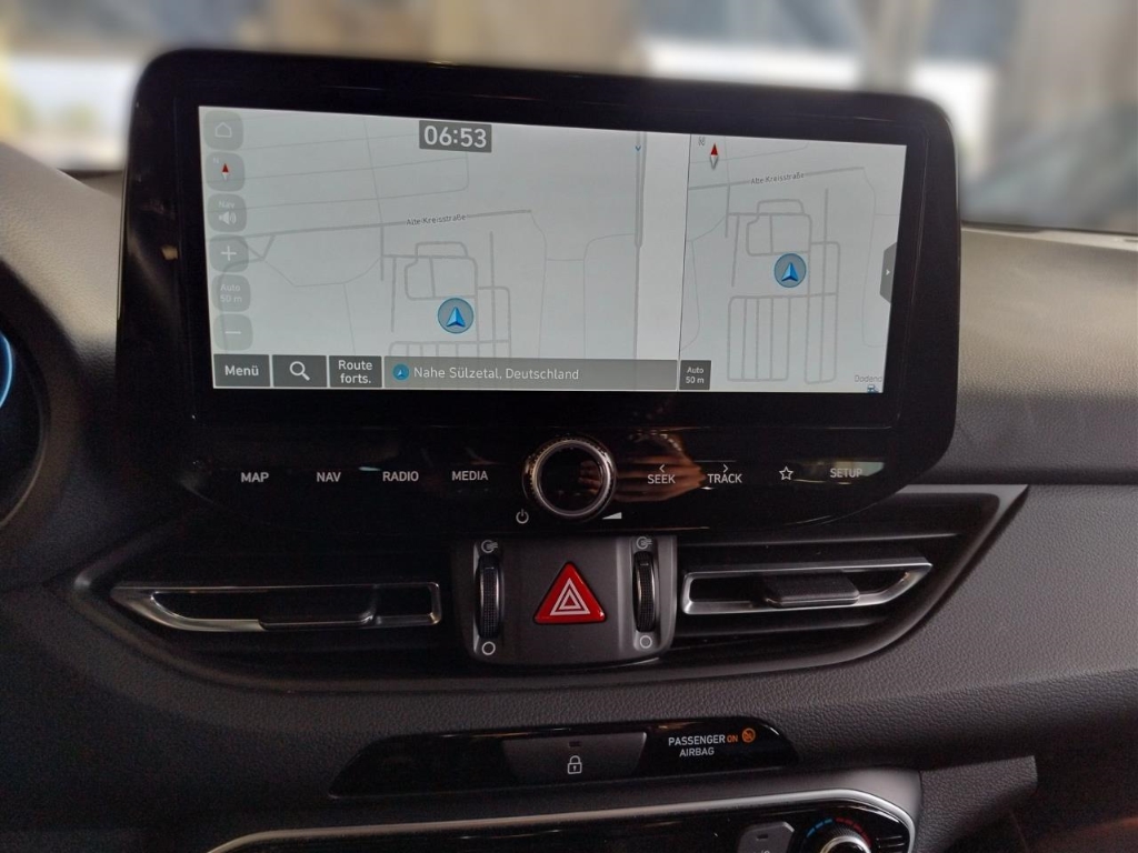 Fahrzeugabbildung Hyundai i30 FL Kombi 1.5 T-GDI MT 48V Advantage Panoramadach Navi Digitales Cockpit