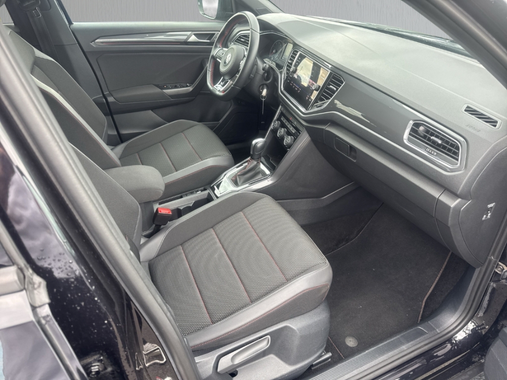 Fahrzeugabbildung Volkswagen T-Roc 1.5 TSI DSG Sport AHK LED Navi ACC Kamera