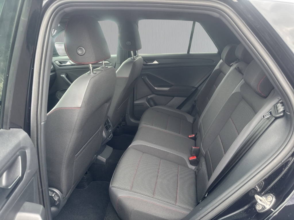 Fahrzeugabbildung Volkswagen T-Roc 1.5 TSI DSG Sport AHK LED Navi ACC Kamera