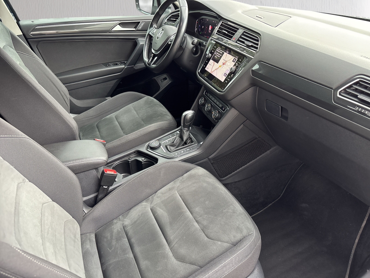 Fahrzeugabbildung Volkswagen Tiguan Allspace Highline 4Motion 2.0 TDI AHK LED SHZ NAV