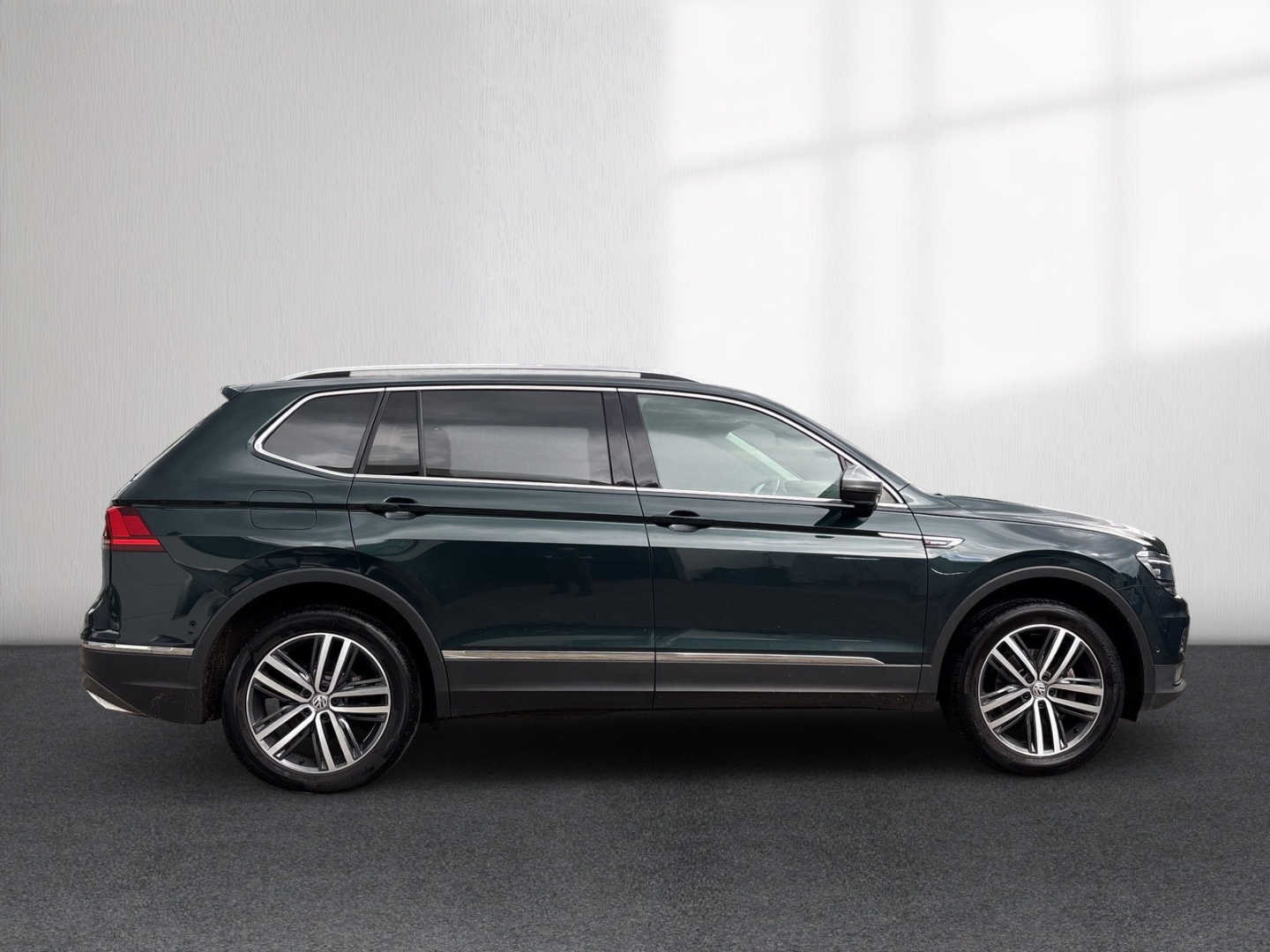 Fahrzeugabbildung Volkswagen Tiguan Allspace Highline 4Motion 2.0 TDI AHK LED SHZ NAV