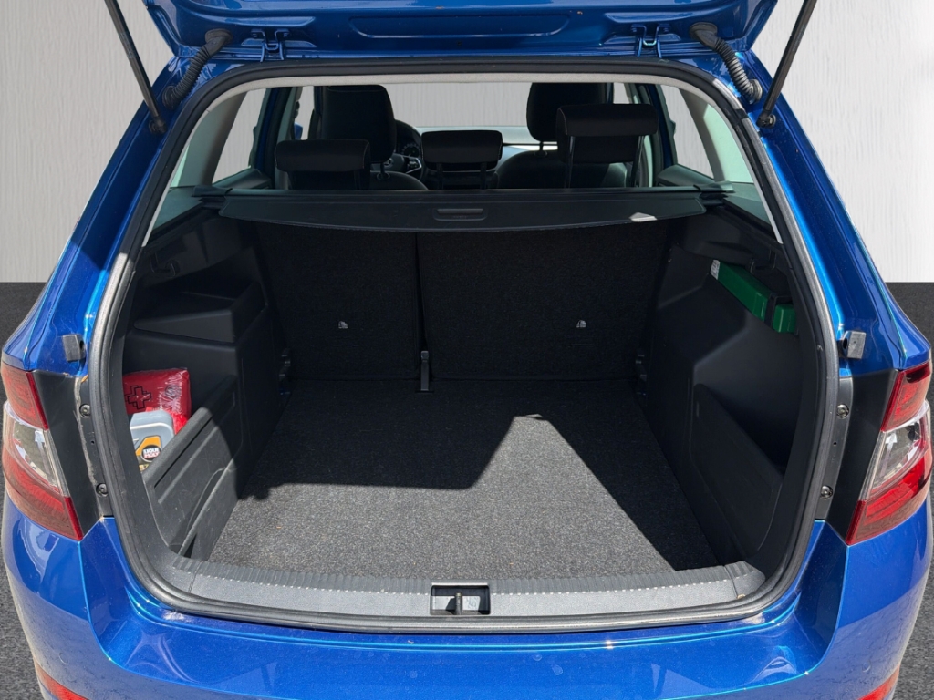 Fahrzeugabbildung SKODA Fabia Combi 1.0 TSI Ambition+ DSG SmartLink R-Kamera Klima