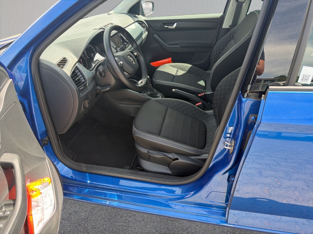 Fahrzeugabbildung SKODA Fabia Combi 1.0 TSI Ambition+ DSG SmartLink R-Kamera Klima