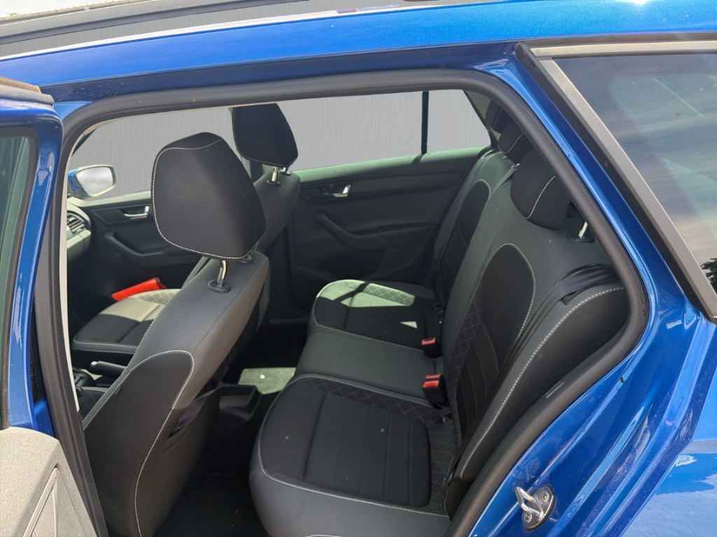 Fahrzeugabbildung SKODA Fabia Combi 1.0 TSI Ambition+ DSG SmartLink R-Kamera Klima