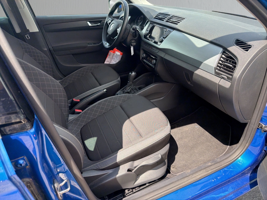 Fahrzeugabbildung SKODA Fabia Combi 1.0 TSI Ambition+ DSG SmartLink R-Kamera Klima