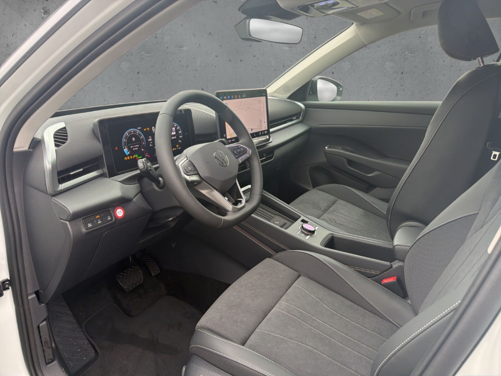 Fahrzeugabbildung Volkswagen T-Roc 1.5 eTSI DSG Style Navi IQ.Light IQ.Drive