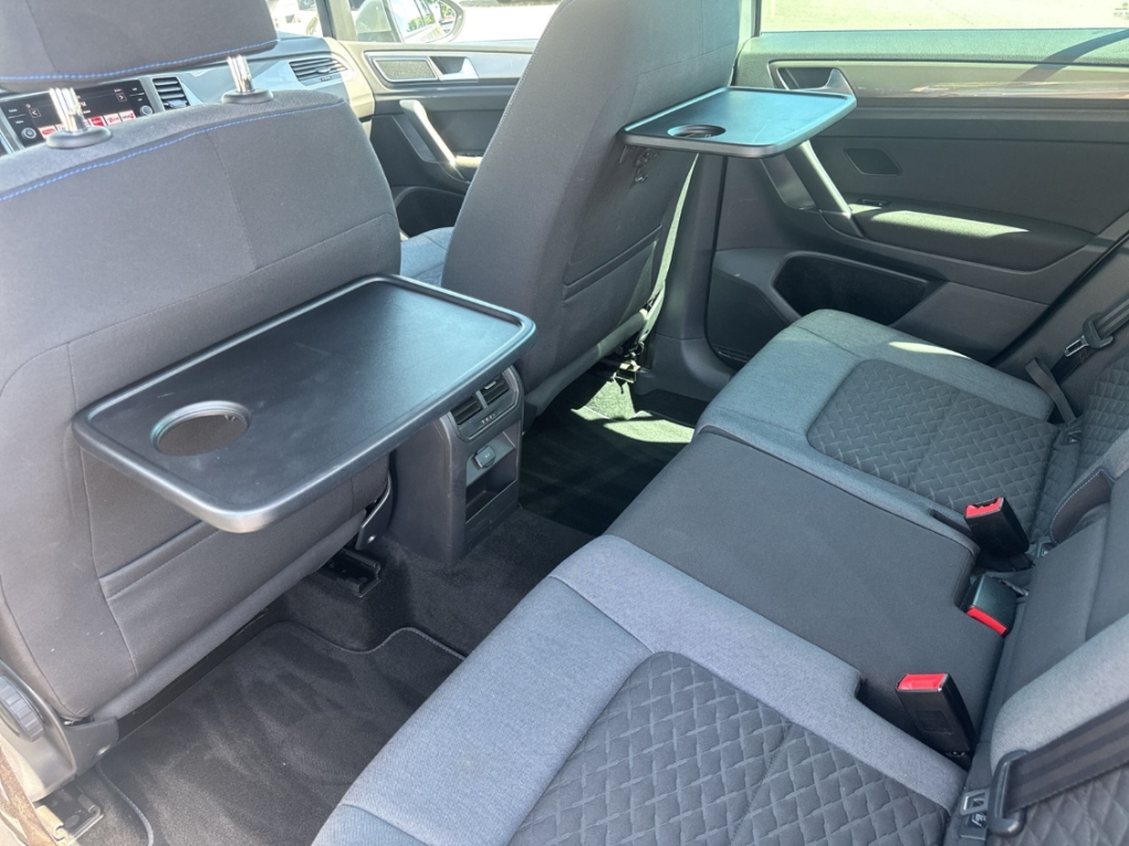 Fahrzeugabbildung Volkswagen Golf Sportsvan Comfortline Temp PDCv+h SHZ Color BT