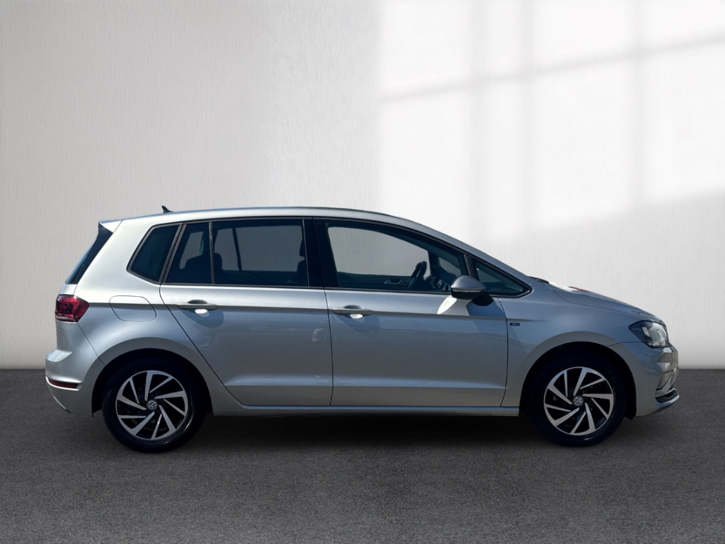 Fahrzeugabbildung Volkswagen Golf Sportsvan Comfortline Temp PDCv+h SHZ Color BT