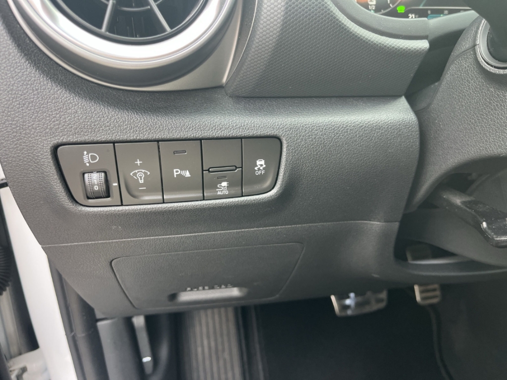 Fahrzeugabbildung Hyundai KONA EV 64kWh FL MJ23 TREND Navi Soundsystem LED ACC Apple CarPlay Android Auto Fahrerprofil