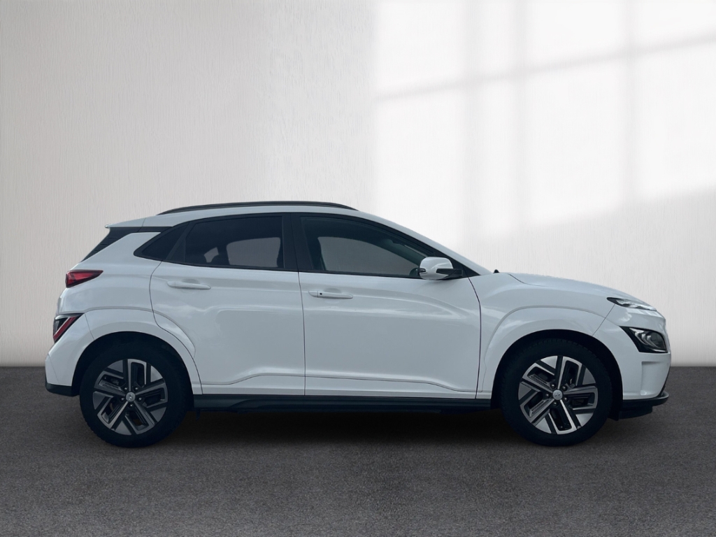Fahrzeugabbildung Hyundai KONA EV 64kWh FL MJ23 TREND Navi Soundsystem LED ACC Apple CarPlay Android Auto Fahrerprofil