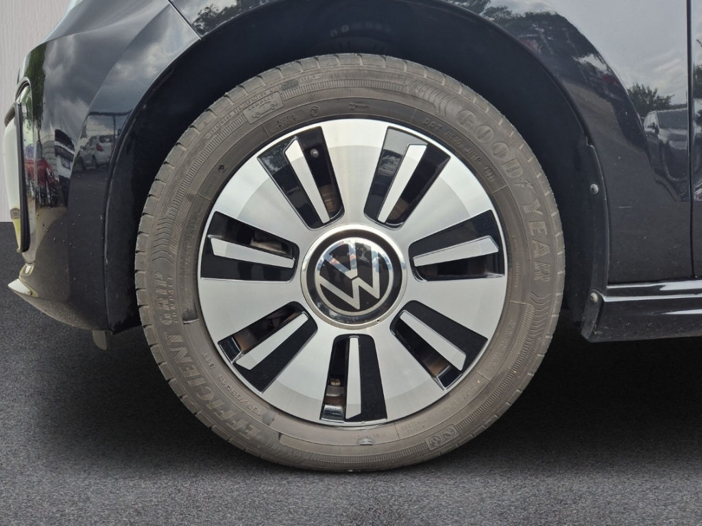 Fahrzeugabbildung Volkswagen up e-up! e-Max SHZ PDC Kamera DAB Temp Klimaautom
