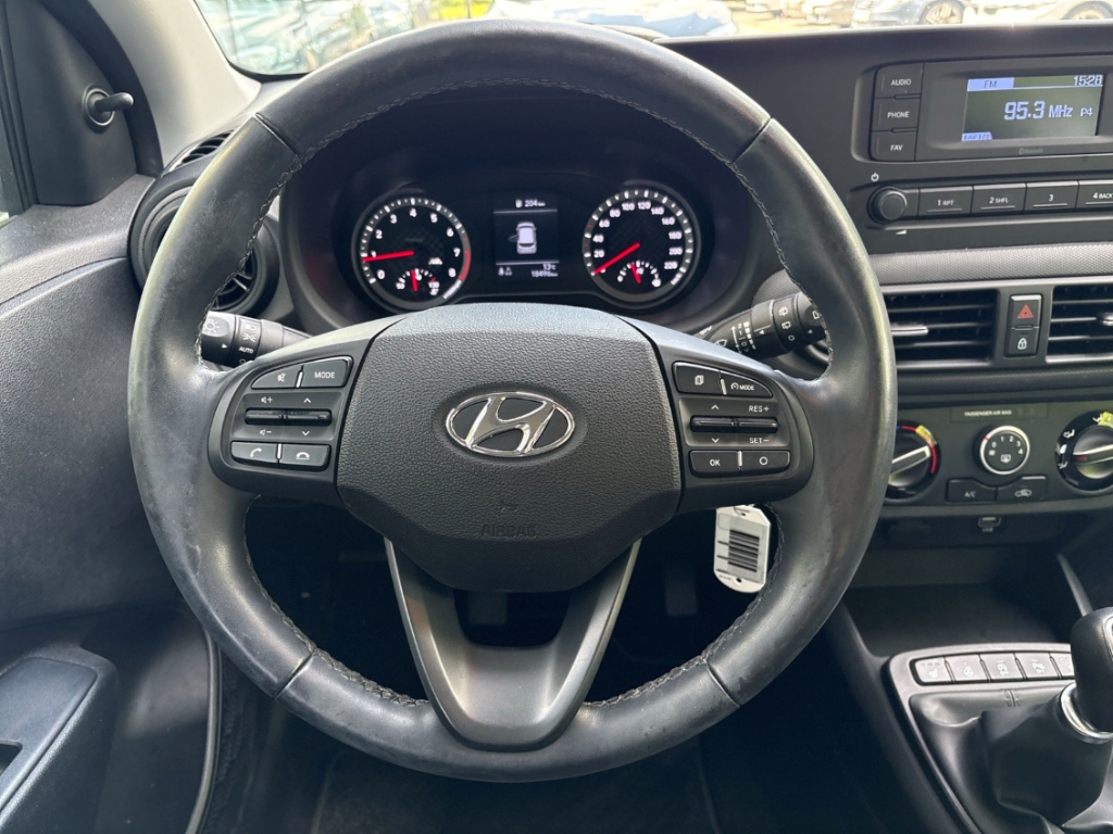 Fahrzeugabbildung Hyundai i10 Select Funktionspaket SHZ Klima
