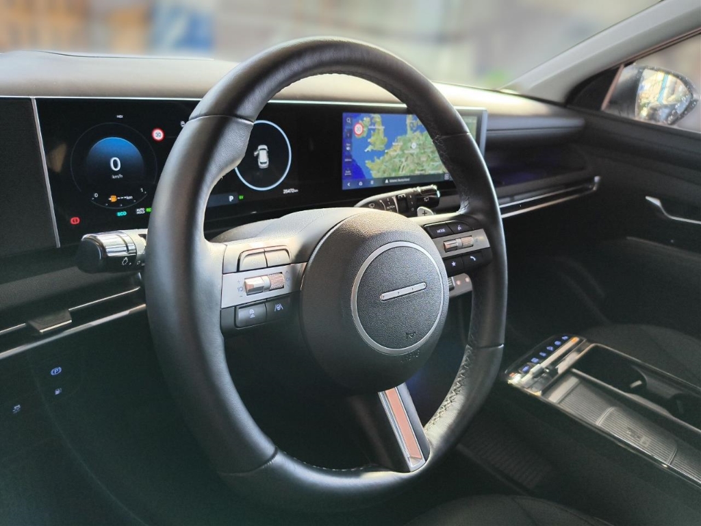 Fahrzeugabbildung Hyundai TUCSON FL PHEV 1.6 AT 4WD MY25 Prime Assist-P Pano Dig-Key MATRIX-LED Leder Digitales Cockpit