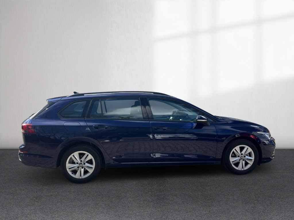 Fahrzeugabbildung Volkswagen Golf 1.0 eTSI DSG Life LED ACC RKam Keyless Navi PDC