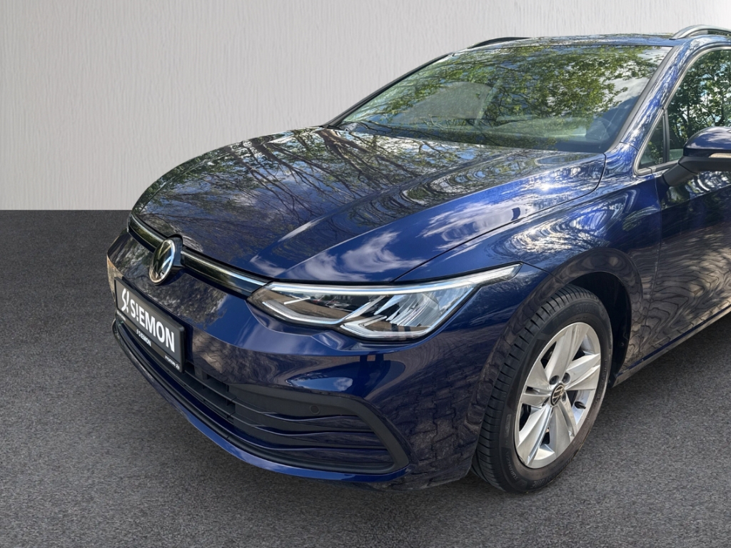 Fahrzeugabbildung Volkswagen Golf 1.0 eTSI DSG Life LED ACC RKam Keyless Navi PDC