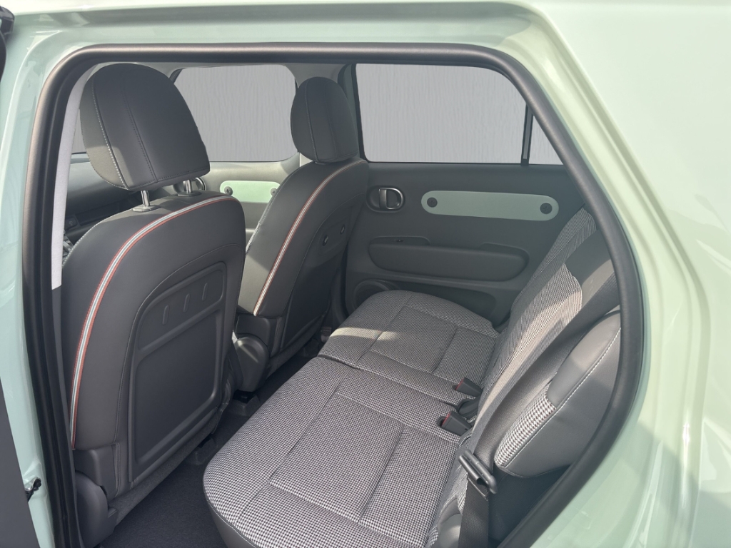 Fahrzeugabbildung Hyundai INSTER EV MY27 49kWh Lounge E-Komf-P. Navi Digitales Cockpit ACC Apple CarPlay