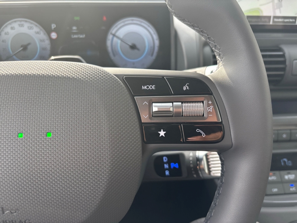 Fahrzeugabbildung Hyundai INSTER EV MY27 49kWh Lounge E-Komf-P. Navi Digitales Cockpit ACC Apple CarPlay