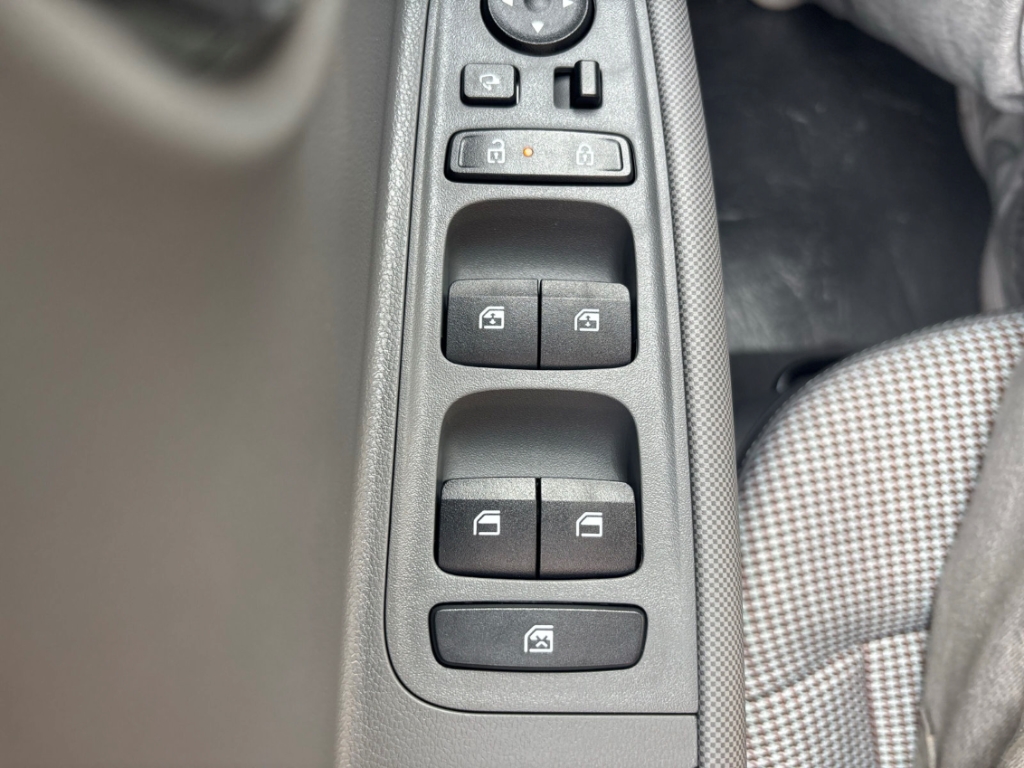 Fahrzeugabbildung Hyundai INSTER EV MY27 49kWh Lounge E-Komf-P. Navi Digitales Cockpit ACC Apple CarPlay