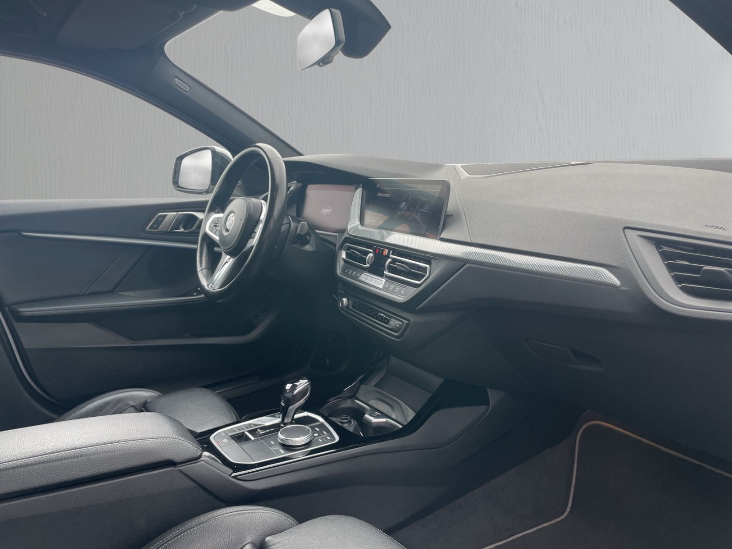 Fahrzeugabbildung BMW 120 Sport Line M-Sport LENK LED TEMP NAV LEDER