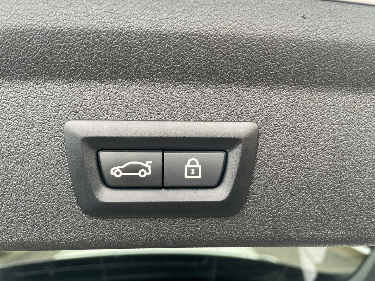 Fahrzeugabbildung BMW 120 Sport Line M-Sport LENK LED TEMP NAV LEDER