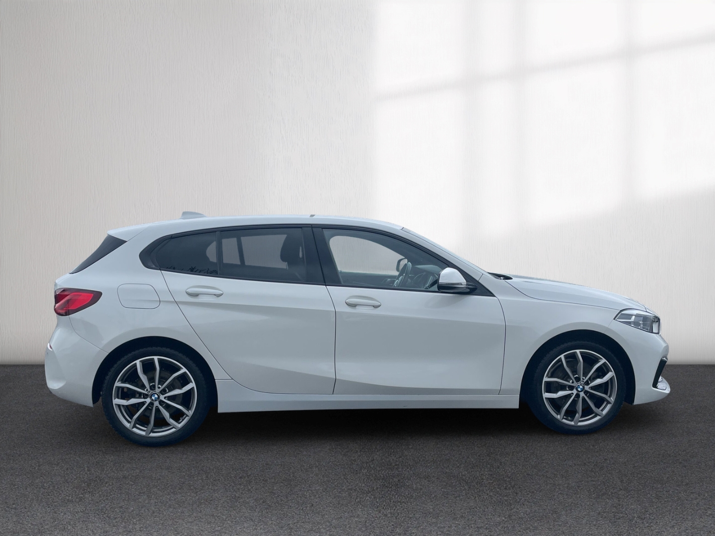 Fahrzeugabbildung BMW 120 Sport Line M-Sport LENK LED TEMP NAV LEDER