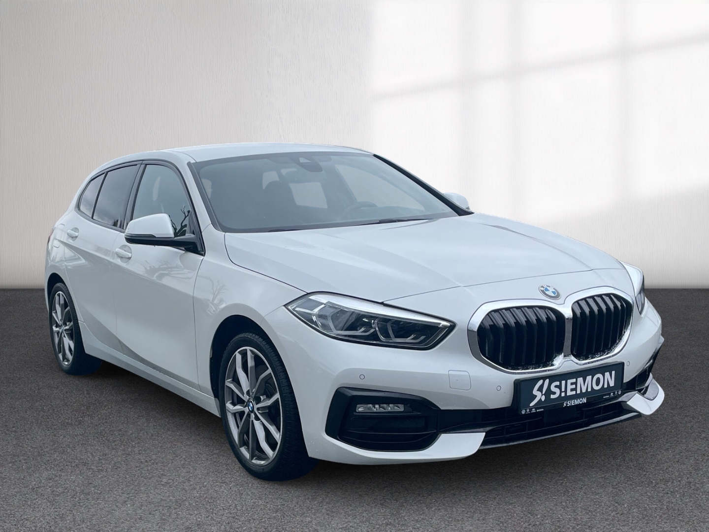 Fahrzeugabbildung BMW 120 Sport Line M-Sport LENK LED TEMP NAV LEDER