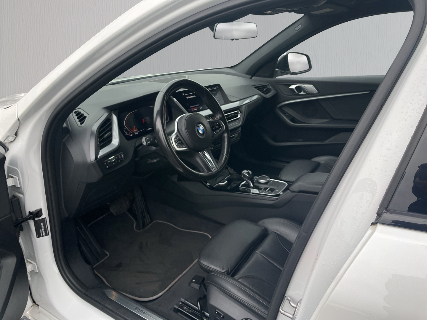Fahrzeugabbildung BMW 120 Sport Line M-Sport LENK LED TEMP NAV LEDER