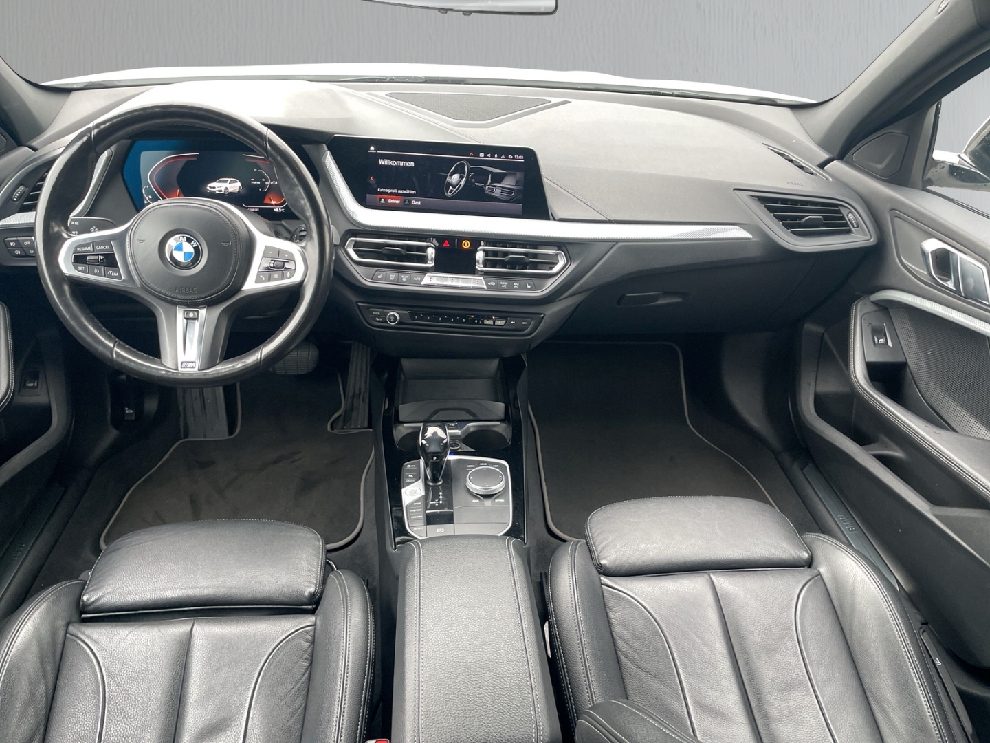 Fahrzeugabbildung BMW 120 Sport Line M-Sport LENK LED TEMP NAV LEDER