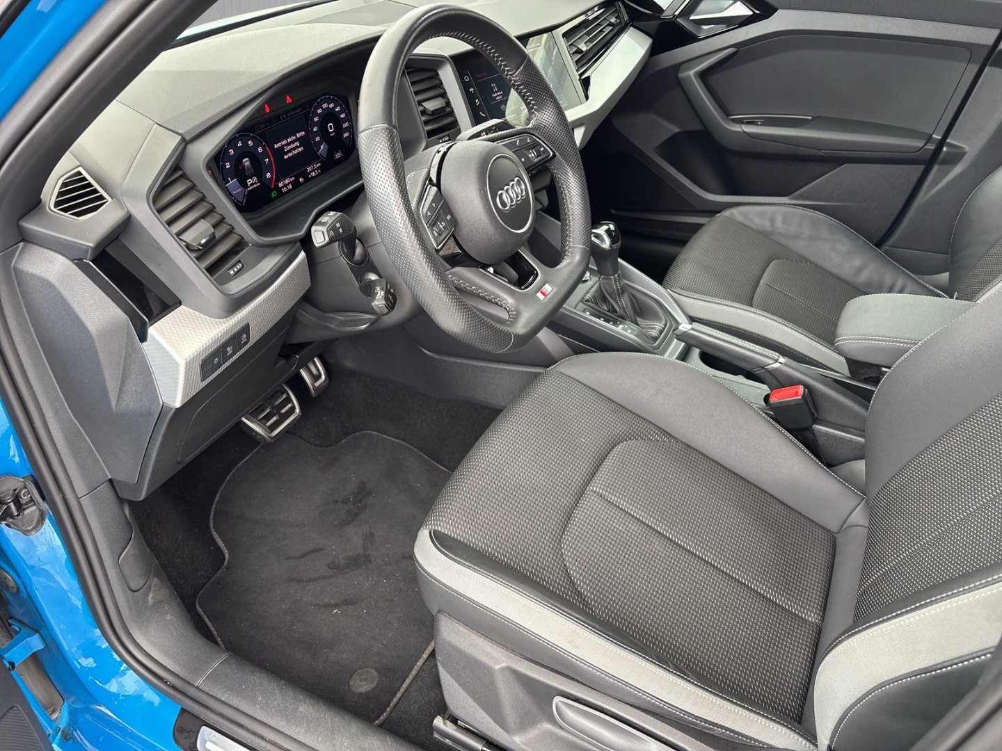 Fahrzeugabbildung Audi A1 Sportback 40 TFSI S Line LED SHZ ACC 8-fach