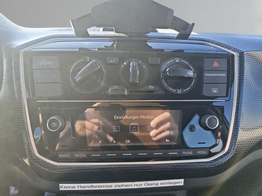 Fahrzeugabbildung Volkswagen up! 1,0 BMT move Temp Klima PDC Rückfahrkam.