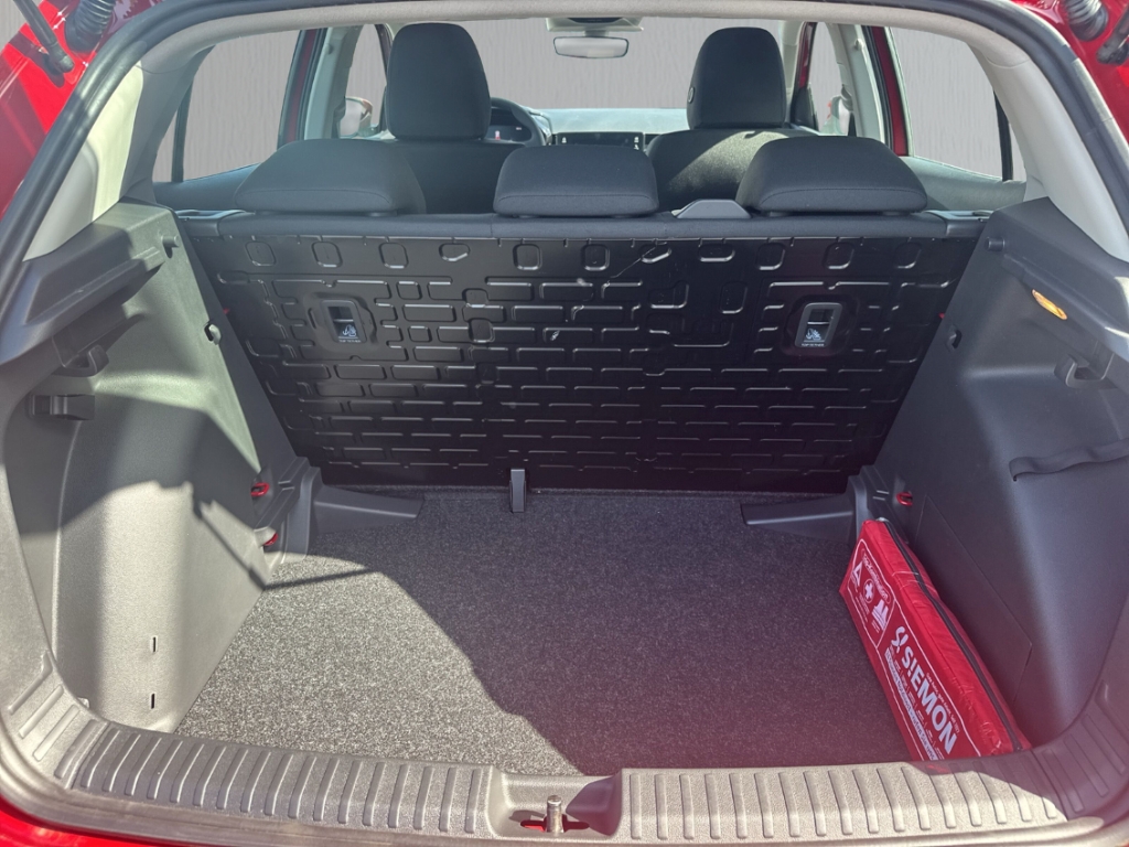 Fahrzeugabbildung SKODA Fabia 1.0 MPI ESSENCE LED Klima PDC SHZ 50l-Tank
