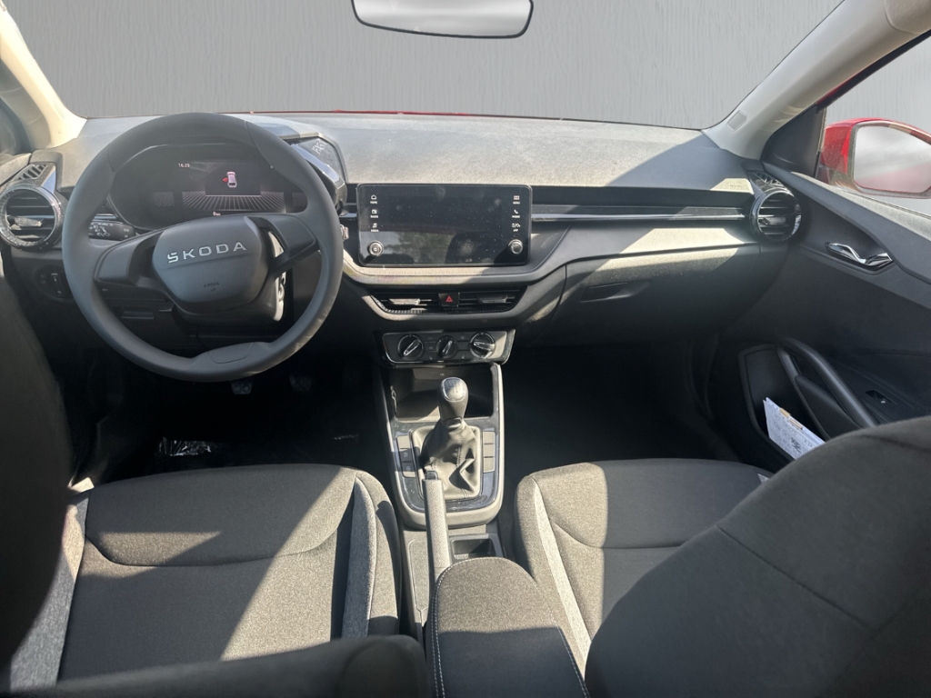 Fahrzeugabbildung SKODA Fabia 1.0 MPI ESSENCE LED Klima PDC SHZ 50l-Tank