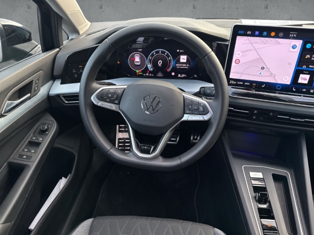 Fahrzeugabbildung Volkswagen Golf 1.5 eTSI DSG Goal AHK LED+ Navi ACC SHZ Kam