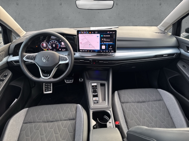 Fahrzeugabbildung Volkswagen Golf 1.5 eTSI DSG Goal AHK LED+ Navi ACC SHZ Kam