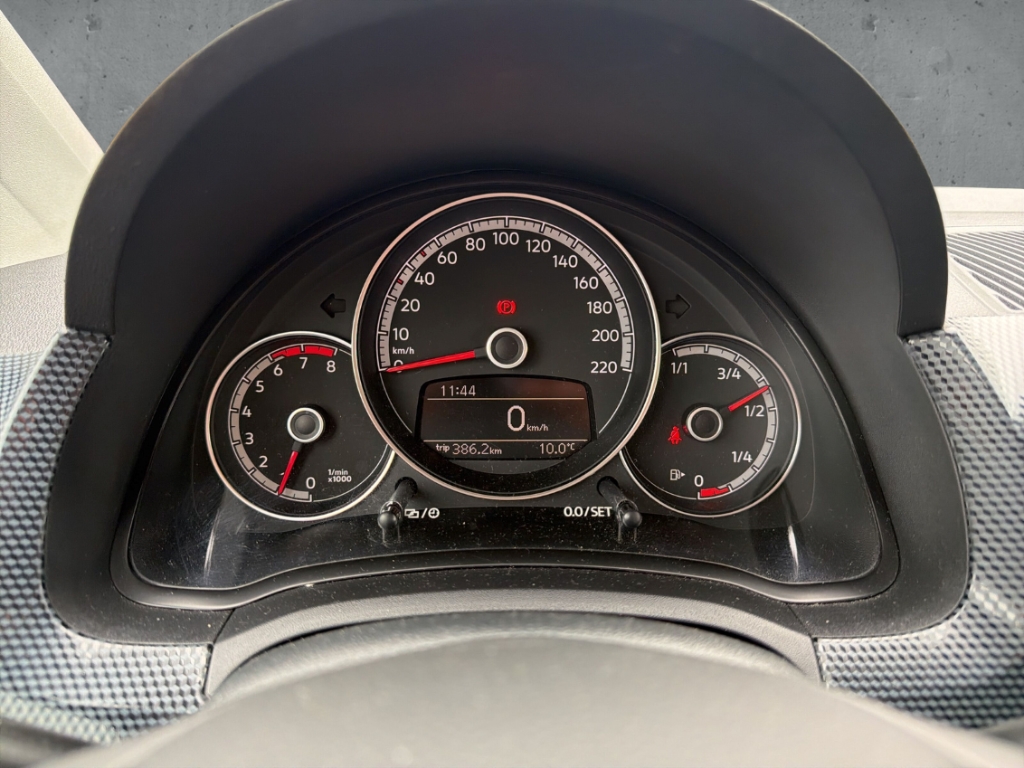 Fahrzeugabbildung Volkswagen up! move 1.0 GJR PDChi Klima Radio USB