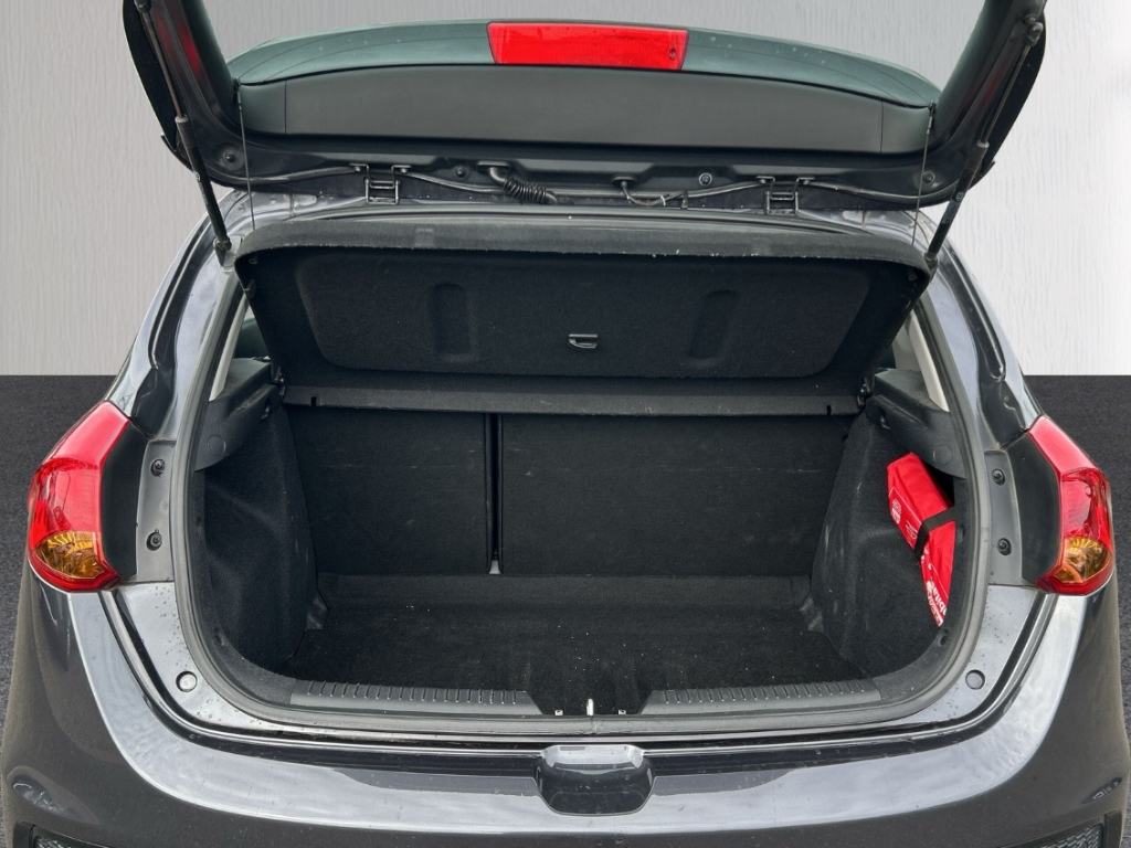 Fahrzeugabbildung Kia Cee'd 1.4 CVVT Edition 7 Klima SHZ LHZ Bluetooth