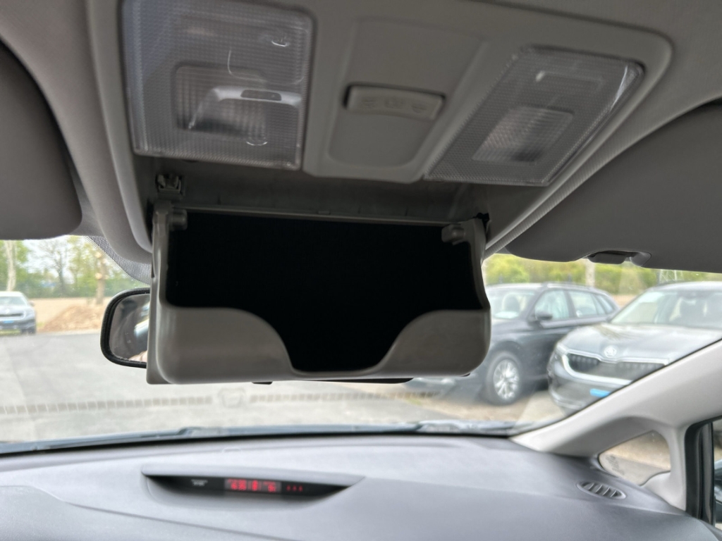 Fahrzeugabbildung Kia Cee'd 1.4 CVVT Edition 7 Klima SHZ LHZ Bluetooth