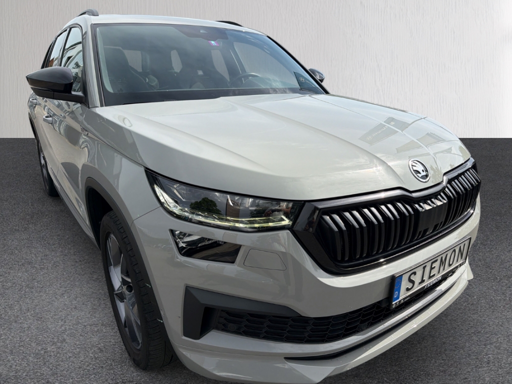 Fahrzeugabbildung SKODA Kodiaq TDI DSG Sportline AHK Matrix Pano Kamera