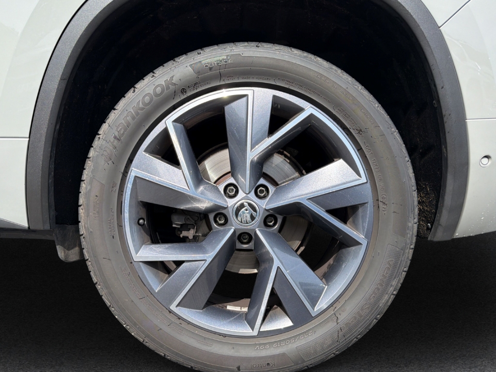 Fahrzeugabbildung SKODA Kodiaq TDI DSG Sportline AHK Matrix Pano Kamera