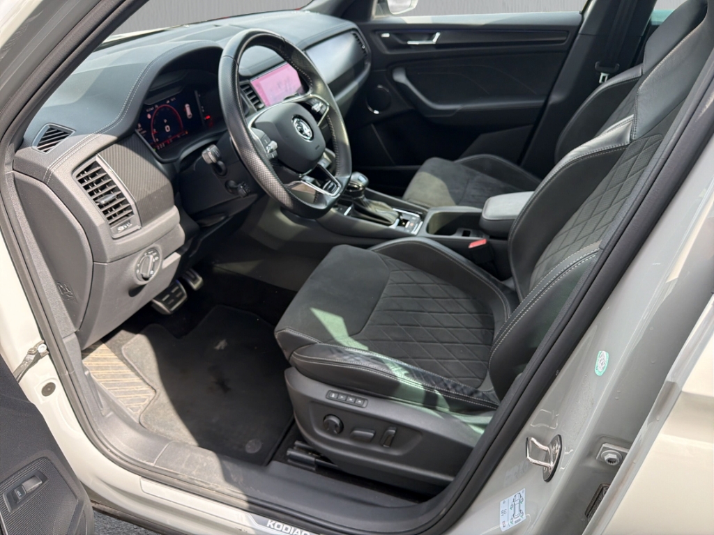 Fahrzeugabbildung SKODA Kodiaq TDI DSG Sportline AHK Matrix Pano Kamera
